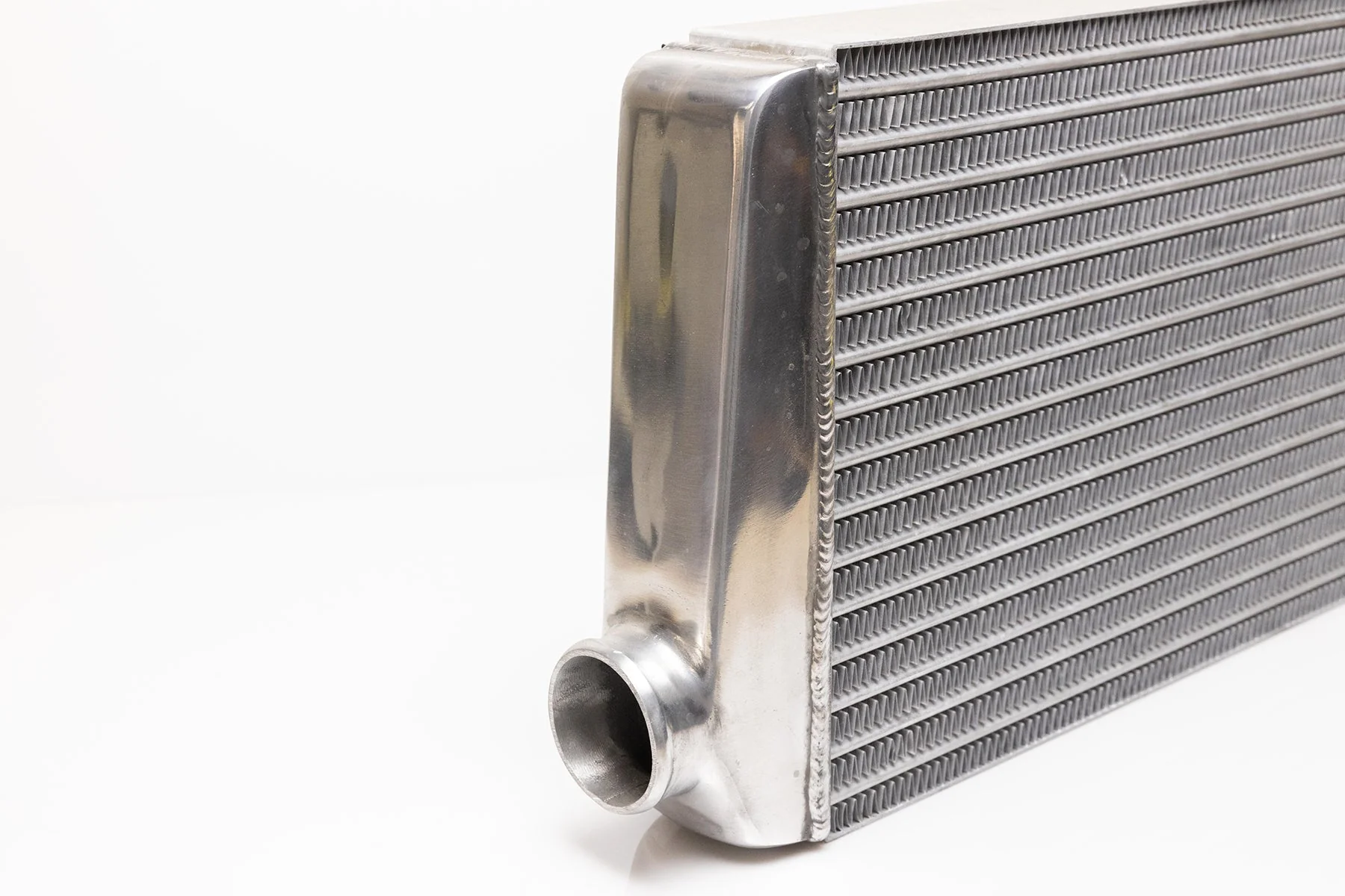 UNIVERSAL INTERCOOLER SPEC TYPE-24, BOTTOM 60mm INLET/OUTLET - (12001411) - Image 3